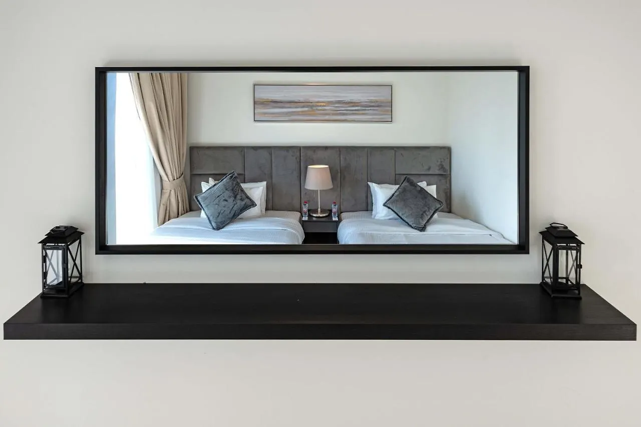 Apartment Sleeps 8 Burj Views Direct Dubai Mall Access