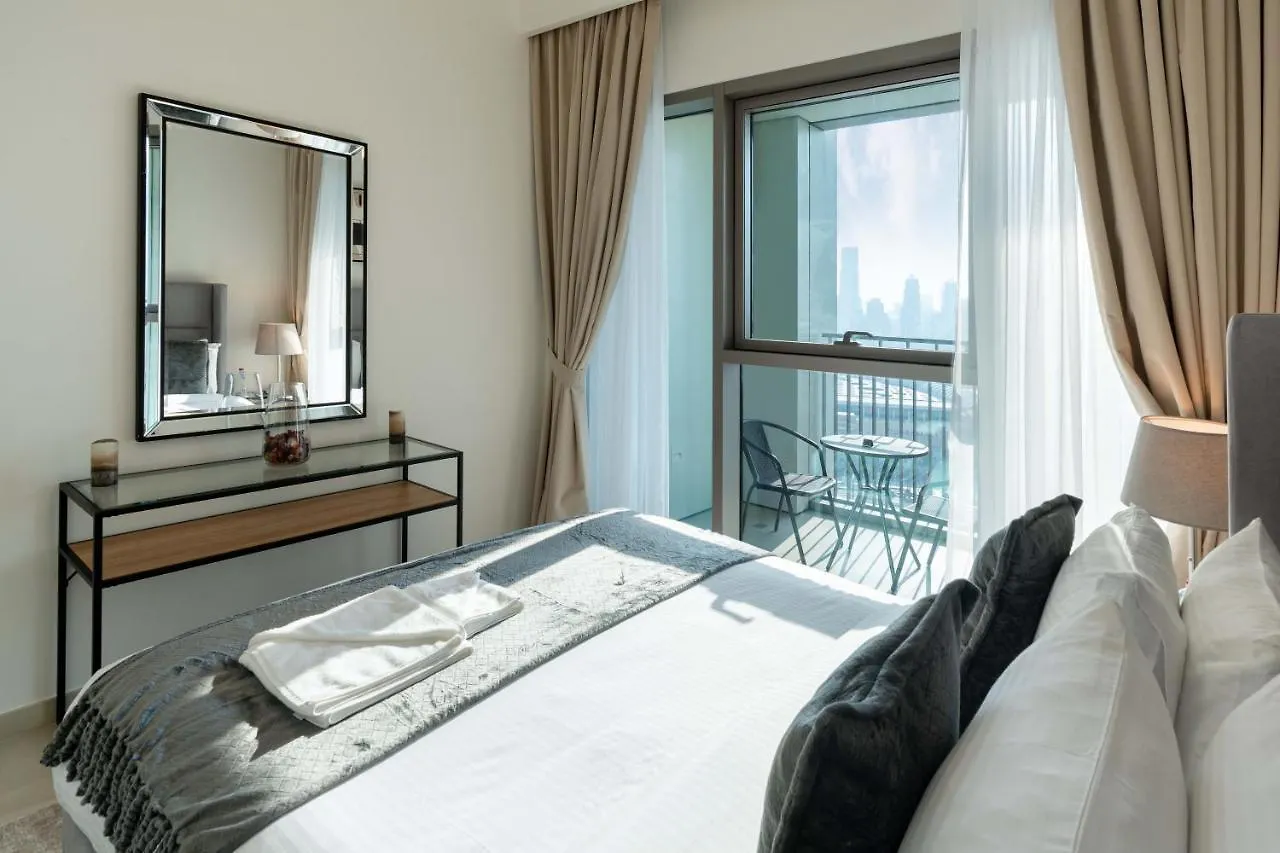 Sleeps 8 Burj Views Direct Dubai Mall Access United Arab Emirates