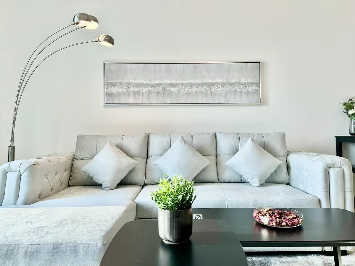 Sleeps 8 Burj Views Direct Dubai Mall Access
