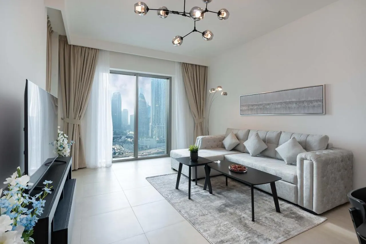 Apartment Sleeps 8 Burj Views Direct Dubai Mall Access