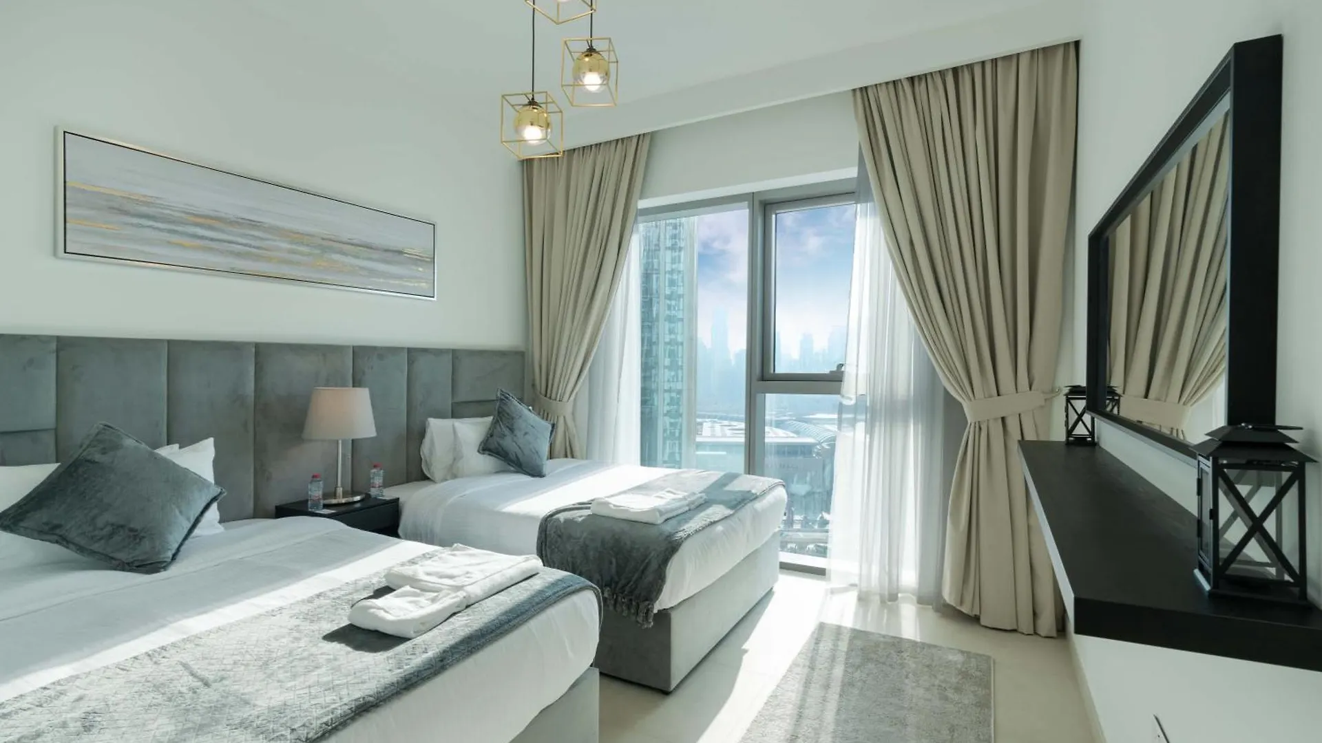 Apartment Sleeps 8 Burj Views Direct Dubai Mall Access
