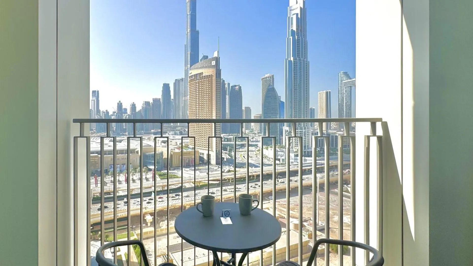 Apartment Sleeps 8 Burj Views Direct Dubai Mall Access